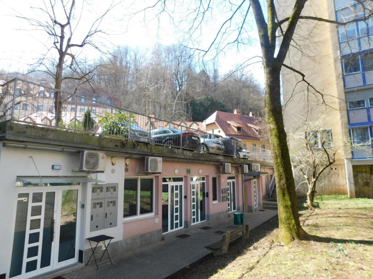 Modern Center Studio Under The Castle - Free Parking Daire Ljubljana Dış mekan fotoğraf